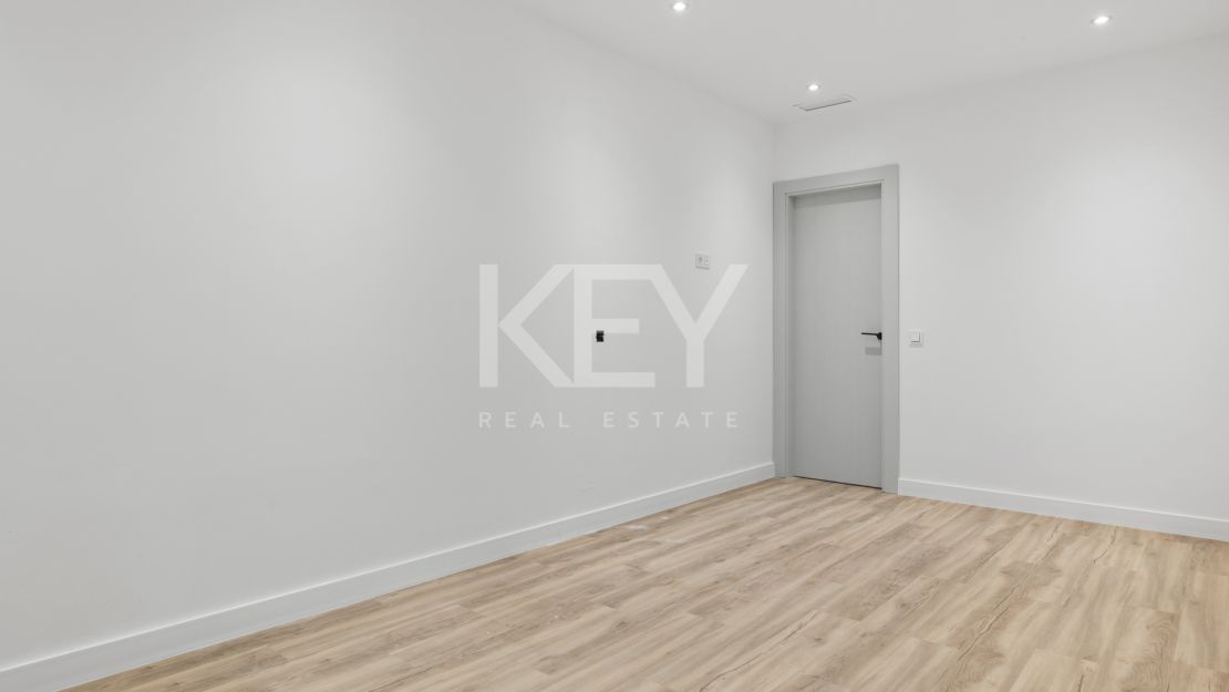 Exquisita y nueva villa a poca distancia de la playa en venta en San Pedro de Alcántara