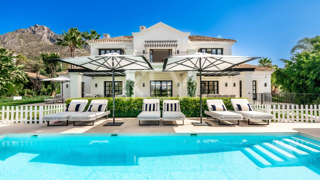 Exquisita y moderna villa con vistas panorámicas al mar en venta en Sierra Blanca, Marbella