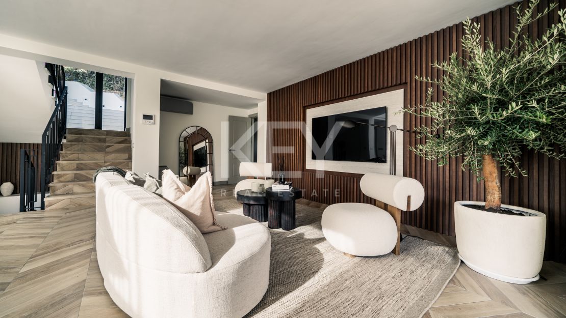 Renovated Villa for Sale in a Gated community, Nueva Andalucia, Marbella