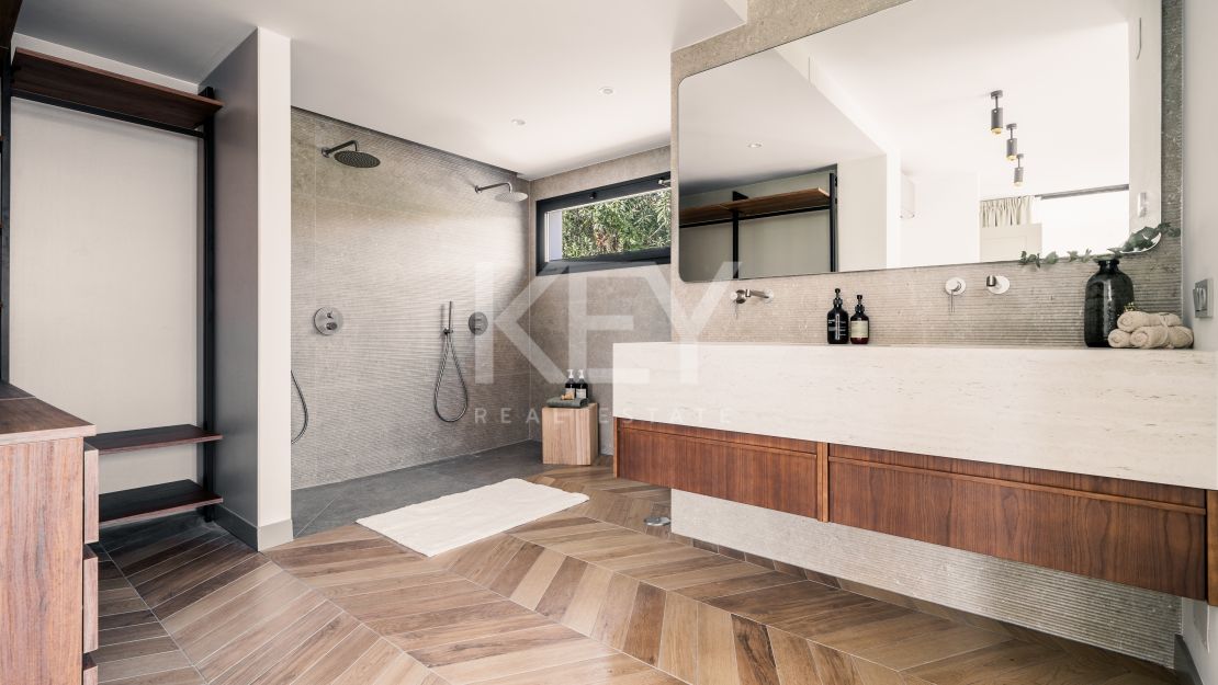 Renovated Villa for Sale in a Gated community, Nueva Andalucia, Marbella