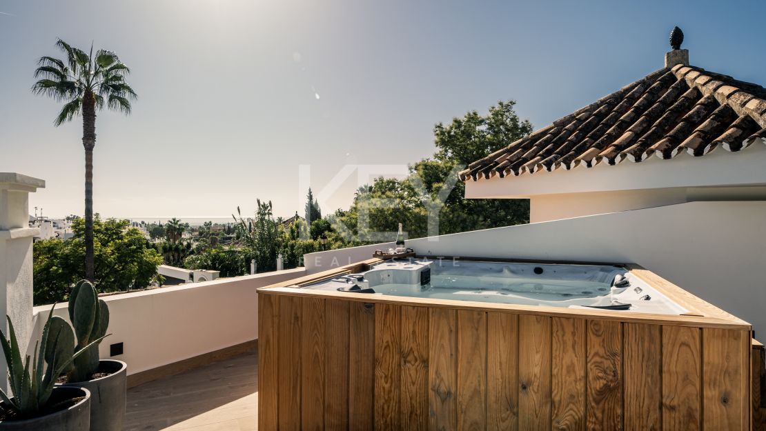 Renovated Villa for Sale in a Gated community, Nueva Andalucia, Marbella
