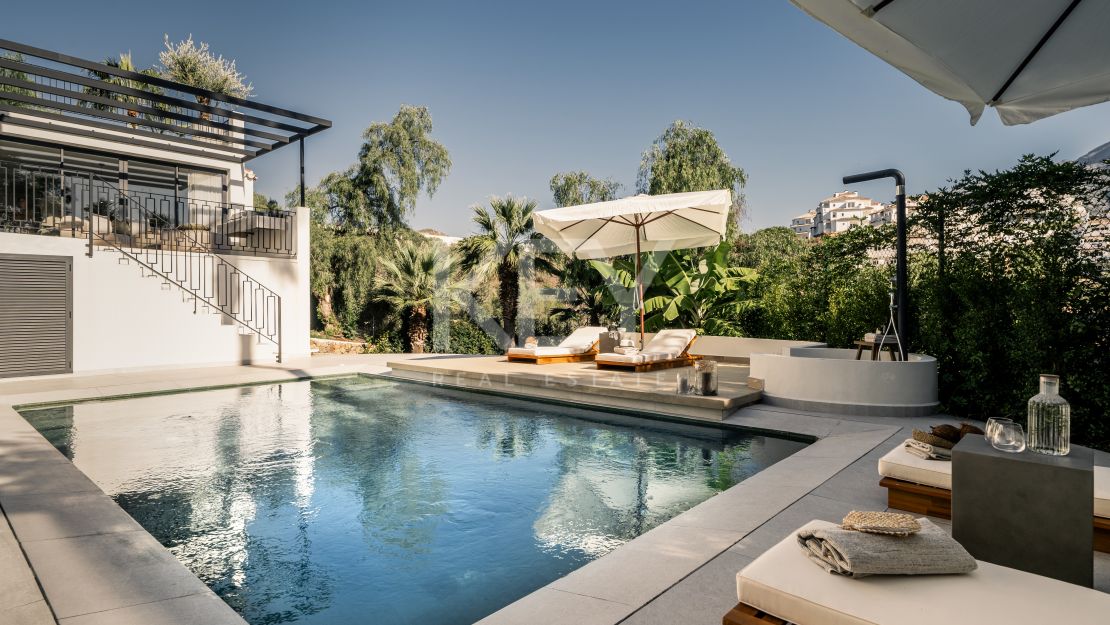 Renovated Villa for Sale in a Gated community, Nueva Andalucia, Marbella