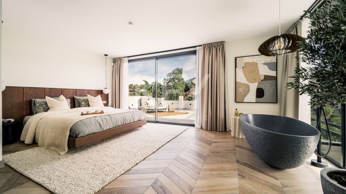 Renovated Villa for Sale in a Gated community, Nueva Andalucia, Marbella