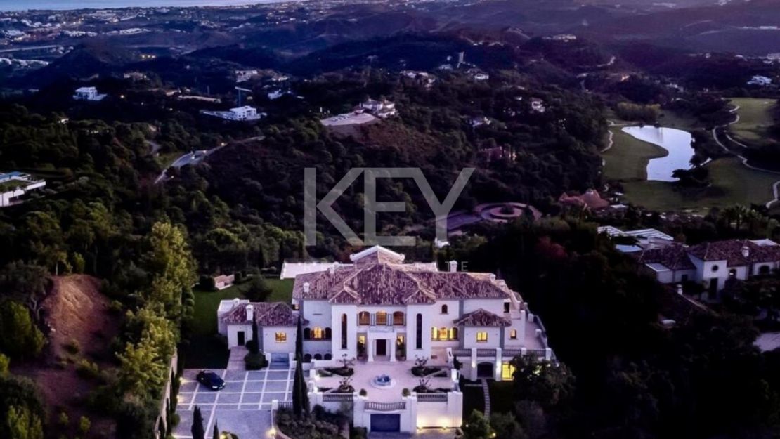 Великолепный особняк на продажу в Ла Загалета: элегантность, уединение и захватывающие дух виды