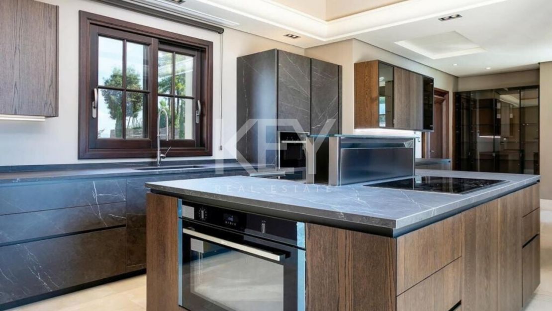 Великолепный особняк на продажу в Ла Загалета: элегантность, уединение и захватывающие дух виды