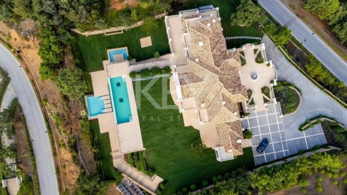 Великолепный особняк на продажу в Ла Загалета: элегантность, уединение и захватывающие дух виды