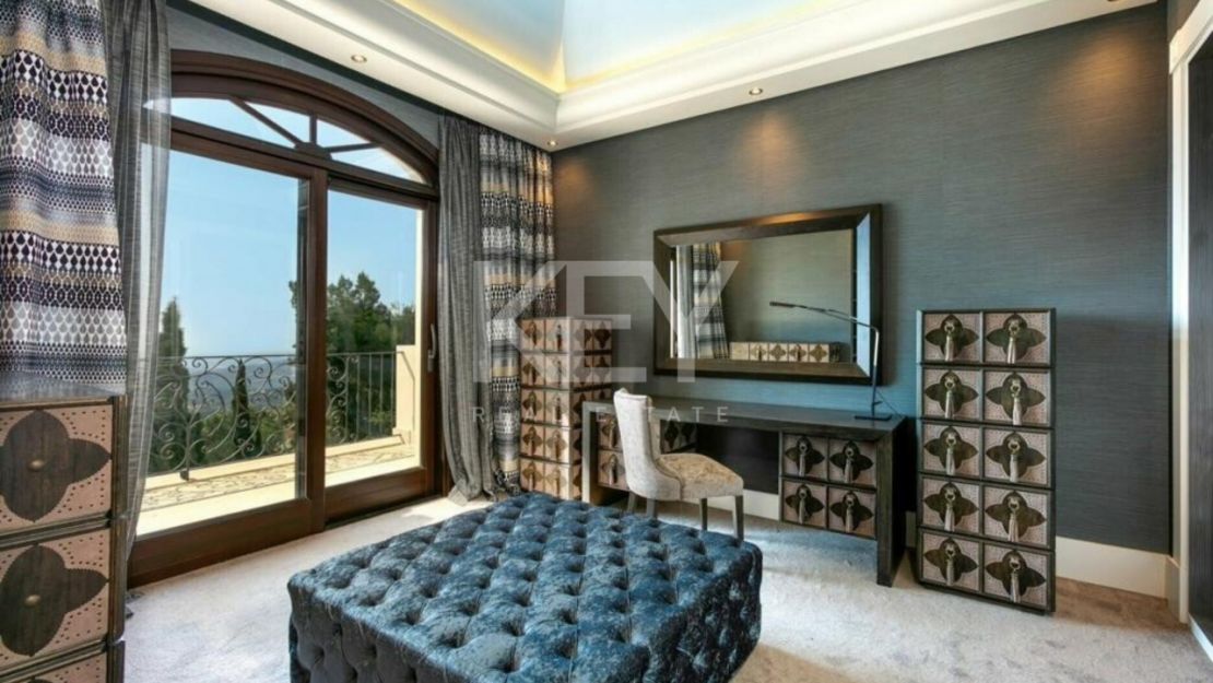 Великолепный особняк на продажу в Ла Загалета: элегантность, уединение и захватывающие дух виды