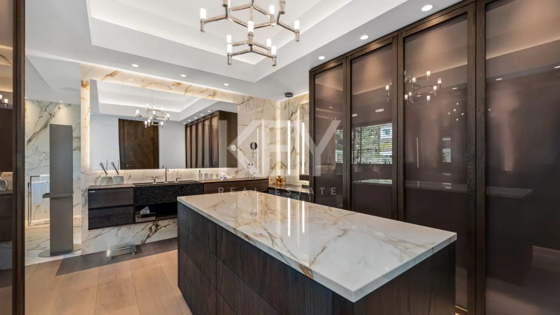 Уникальный роскошный современный дом на продажу в исключительном районе Каскада-де-Камохан, Золотая Миля, Марбея