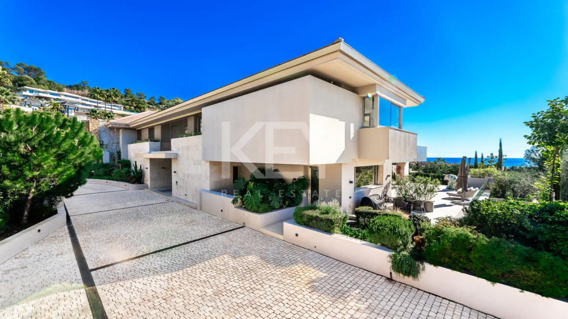 Уникальный роскошный современный дом на продажу в исключительном районе Каскада-де-Камохан, Золотая Миля, Марбея