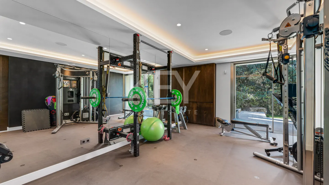 Уникальный роскошный современный дом на продажу в исключительном районе Каскада-де-Камохан, Золотая Миля, Марбея