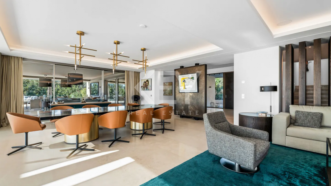 Уникальный роскошный современный дом на продажу в исключительном районе Каскада-де-Камохан, Золотая Миля, Марбея