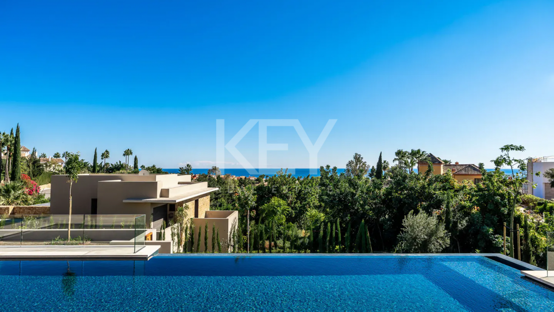 Уникальный роскошный современный дом на продажу в исключительном районе Каскада-де-Камохан, Золотая Миля, Марбея