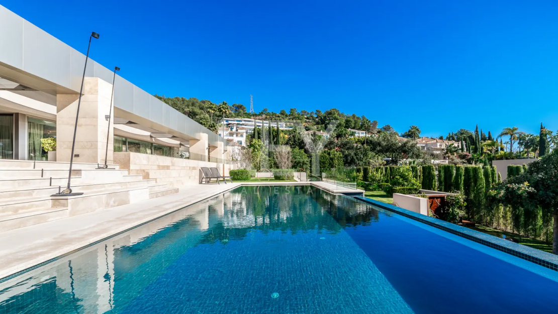 Уникальный роскошный современный дом на продажу в исключительном районе Каскада-де-Камохан, Золотая Миля, Марбея