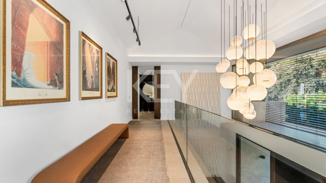 Уникальный роскошный современный дом на продажу в исключительном районе Каскада-де-Камохан, Золотая Миля, Марбея