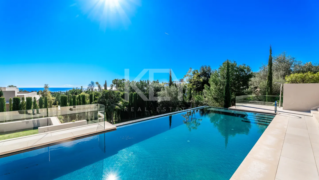 Уникальный роскошный современный дом на продажу в исключительном районе Каскада-де-Камохан, Золотая Миля, Марбея