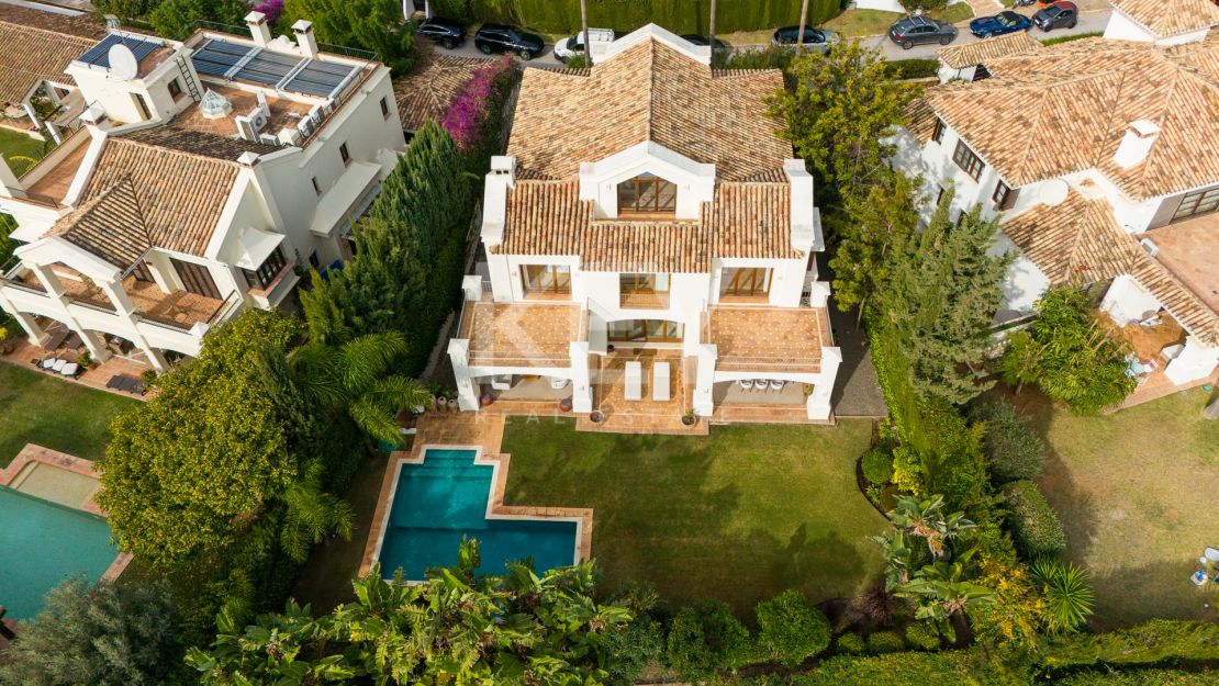 Stunning three-story villa located in the highly desirable Sierra Blanca area on the Golden Mile