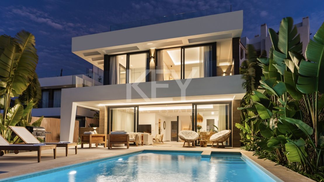 Modern 6-bedroom villa for salein La Resina Golf, Estepona