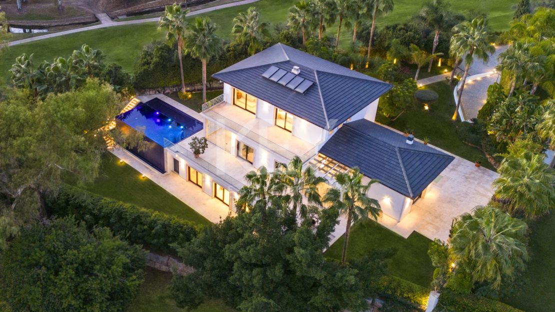 Luxurious, frontline golf villa with La Concha views for sale in Nueva Andalucia, Marbella
