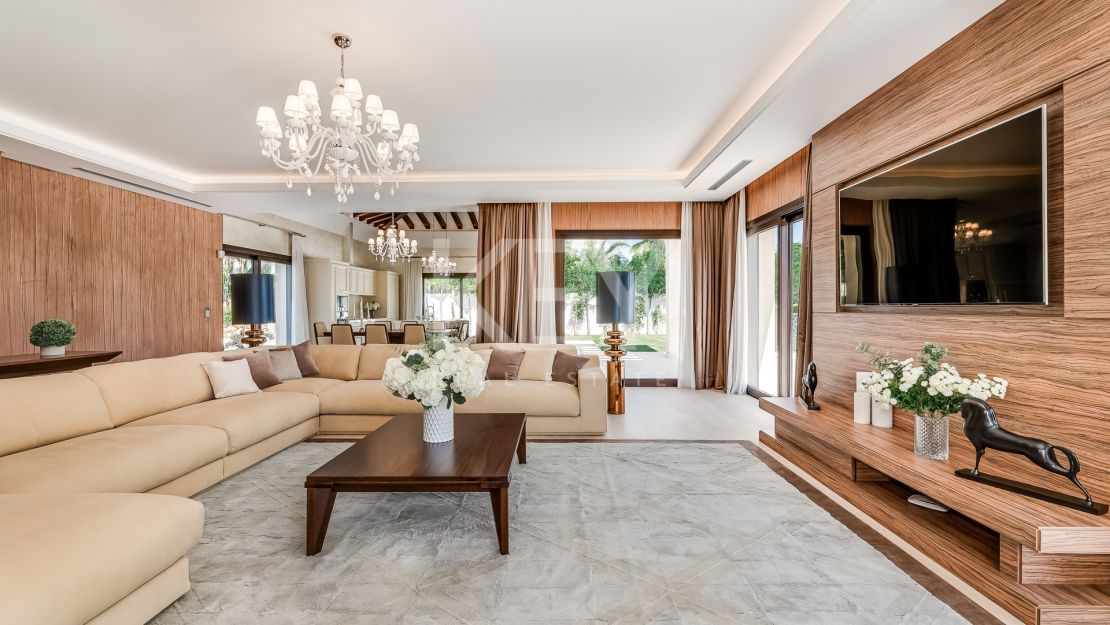 Luxurious, frontline golf villa with La Concha views for sale in Nueva Andalucia, Marbella