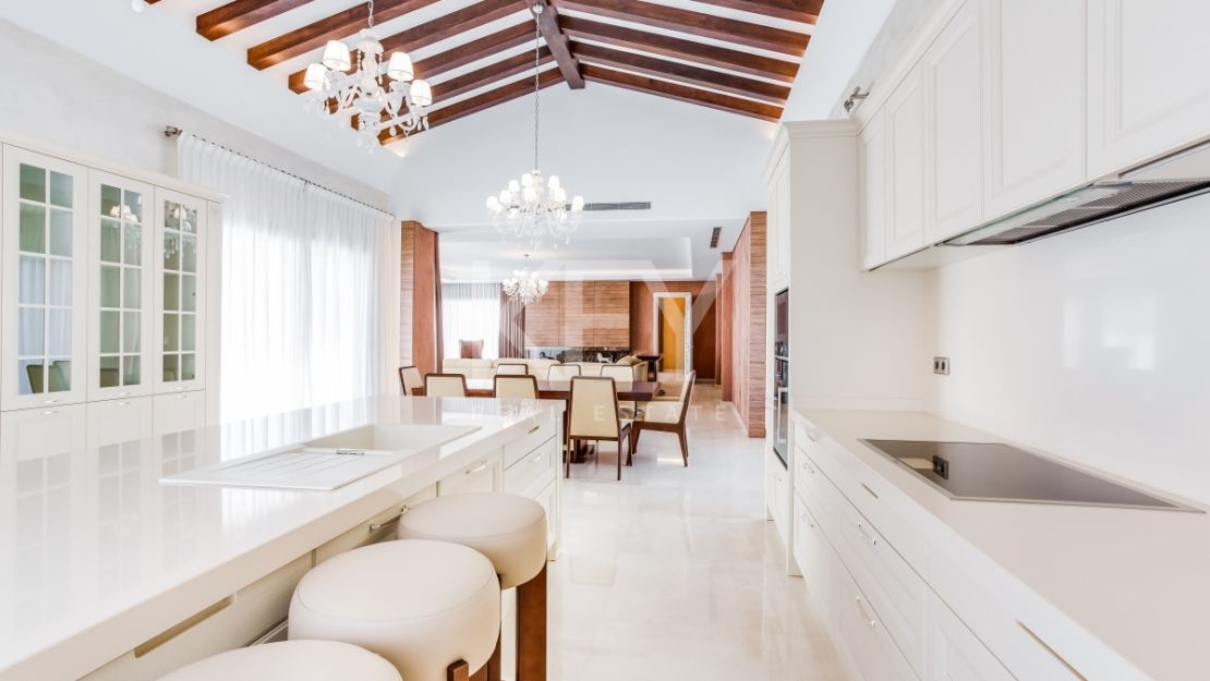Luxurious, frontline golf villa with La Concha views for sale in Nueva Andalucia, Marbella