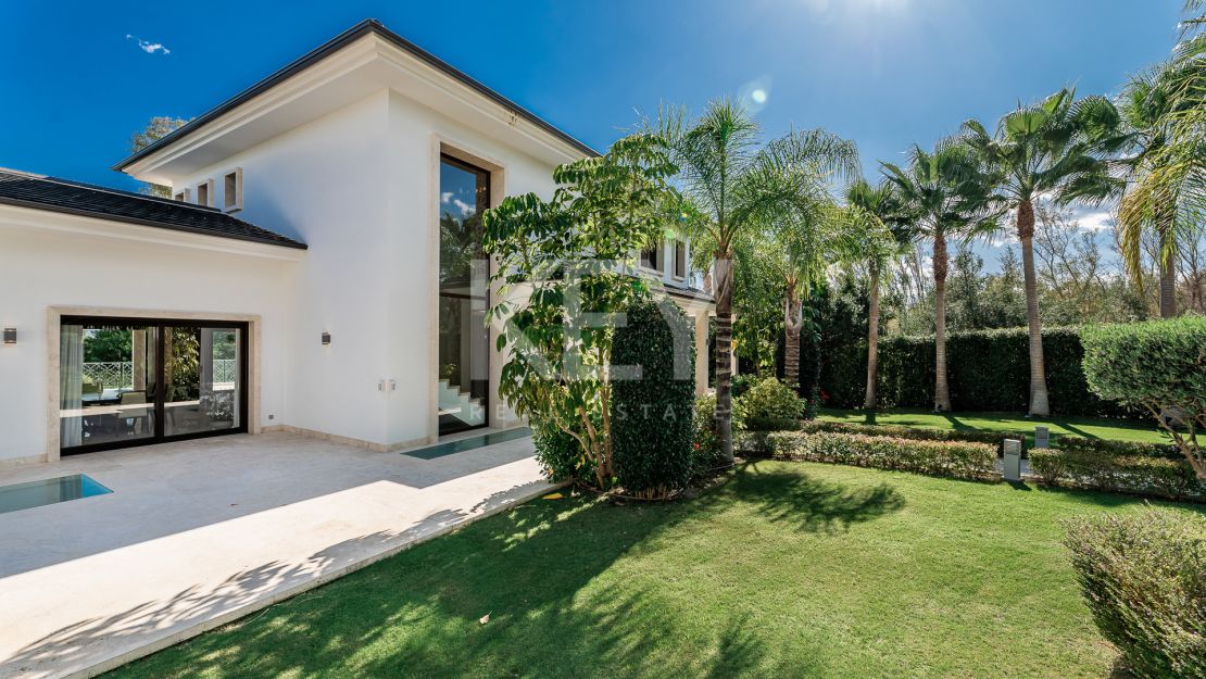 Luxurious, frontline golf villa with La Concha views for sale in Nueva Andalucia, Marbella