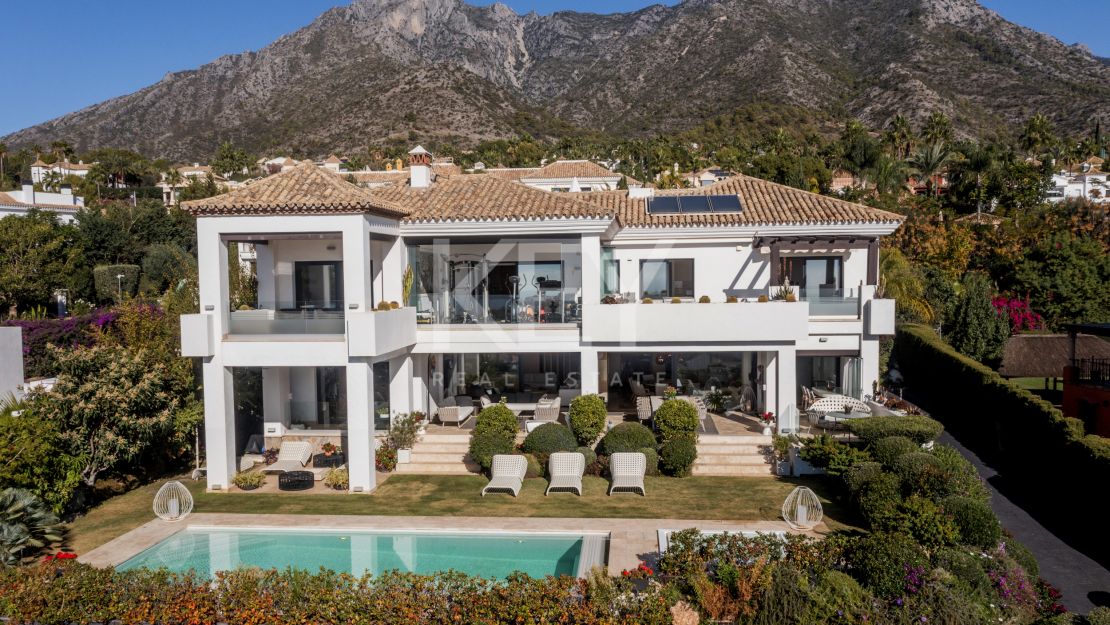 Villa de lujo con vistas panorámicas al mar en venta en la zona más prestigiosa de Sierra Blanca, Marbella