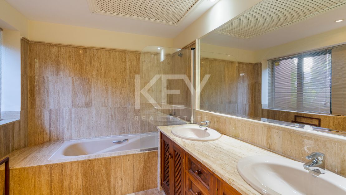 Семейная вилла в Аталая Гольф, Восточная Эстепона