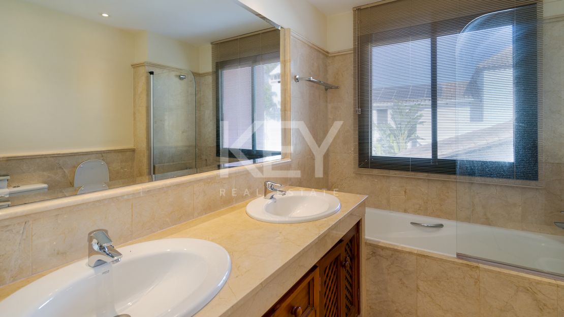 Семейная вилла в Аталая Гольф, Восточная Эстепона