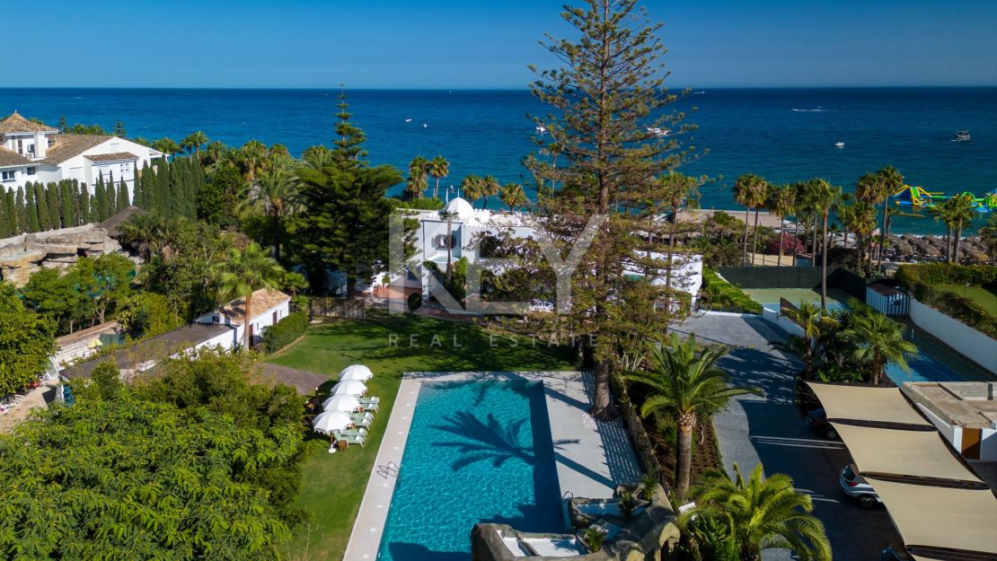 Top-tier Beachside Luxury Home in the Esteemed Marbella Club