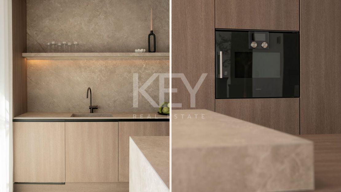 Renovated duplex penthouse for sale in the fantastic area in Alcazaba beach, Estepona