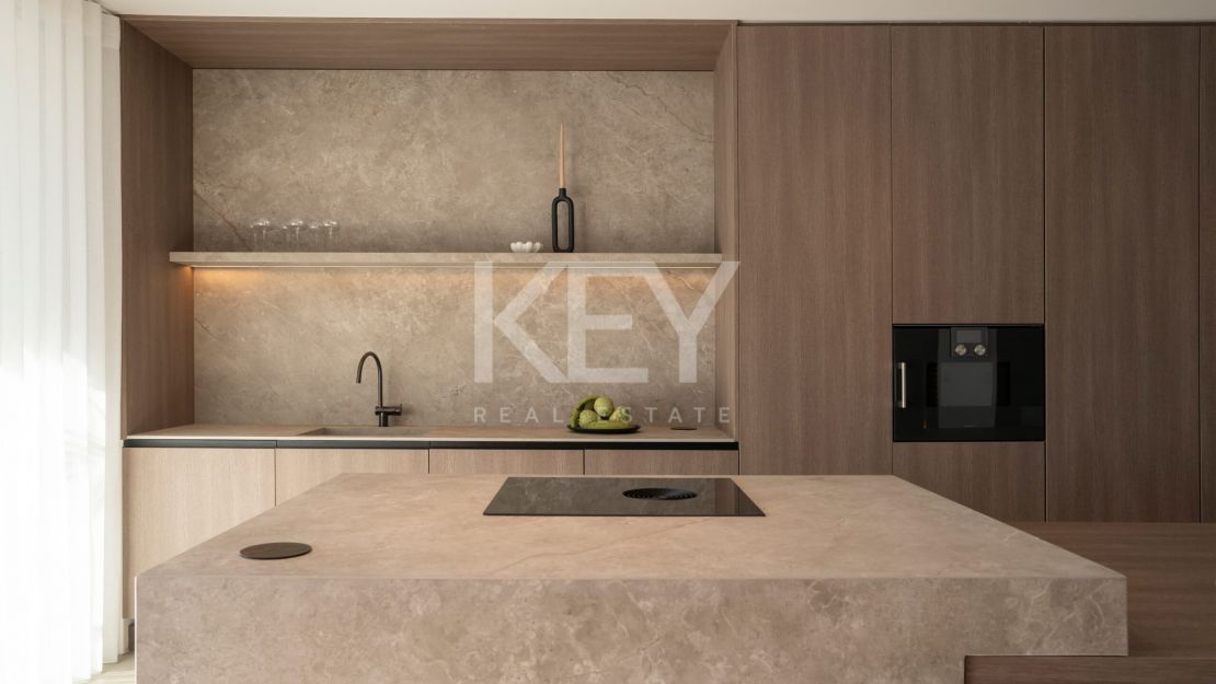 Renovated duplex penthouse for sale in the fantastic area in Alcazaba beach, Estepona