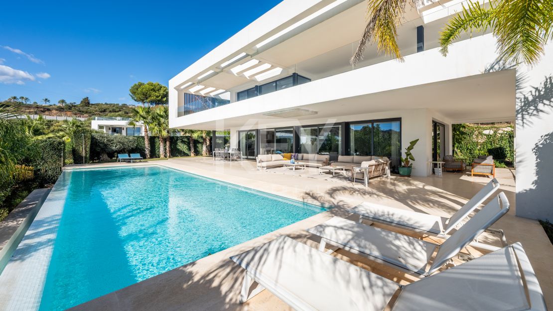 Modern villa inside the stunning golf valley for sale in Los Olivos, Nueva Andalucia, Marbella