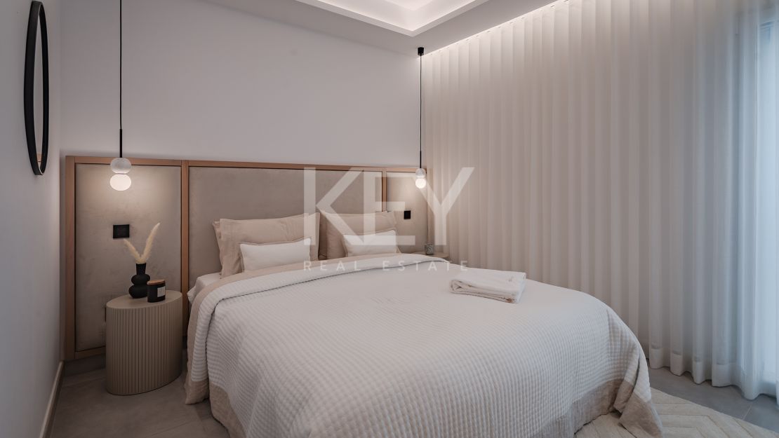  Ático dúplex de lujo en venta en el icónico Puerto Banús, Marbella