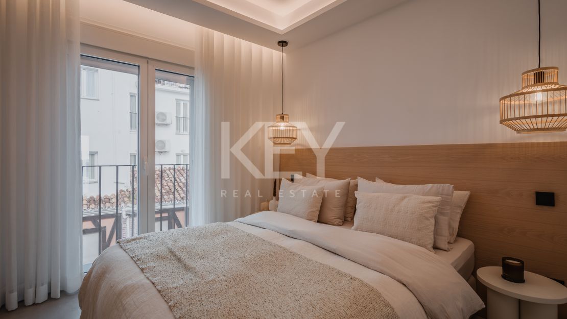  Ático dúplex de lujo en venta en el icónico Puerto Banús, Marbella