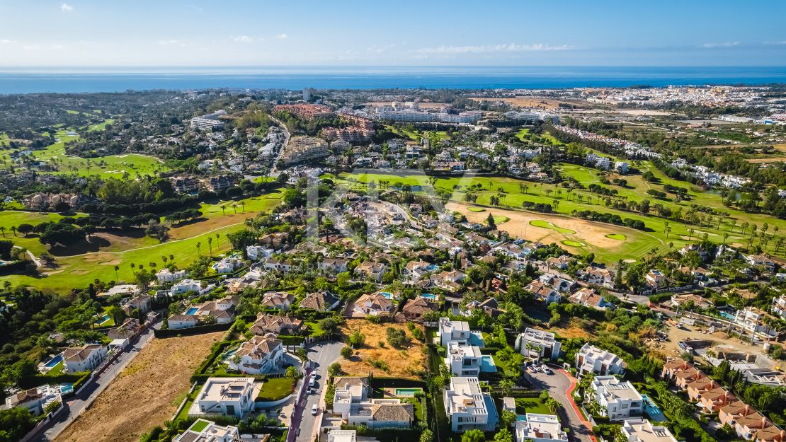 Extensive double plot with villa project for sale in Nueva Andalucia, Marbella