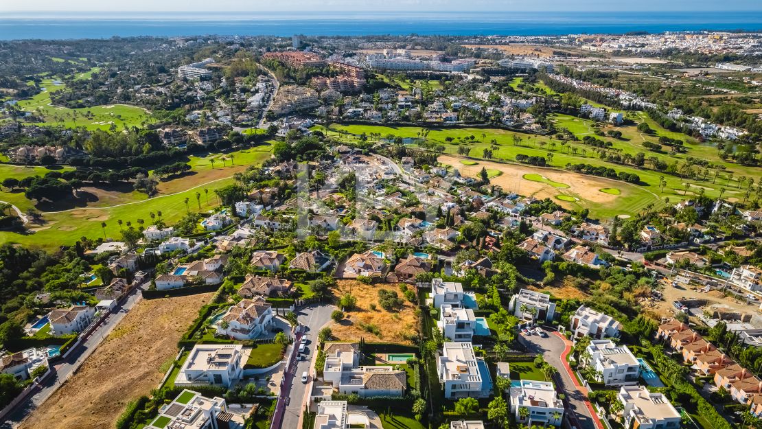 Extensive double plot with villa project for sale in Nueva Andalucia, Marbella