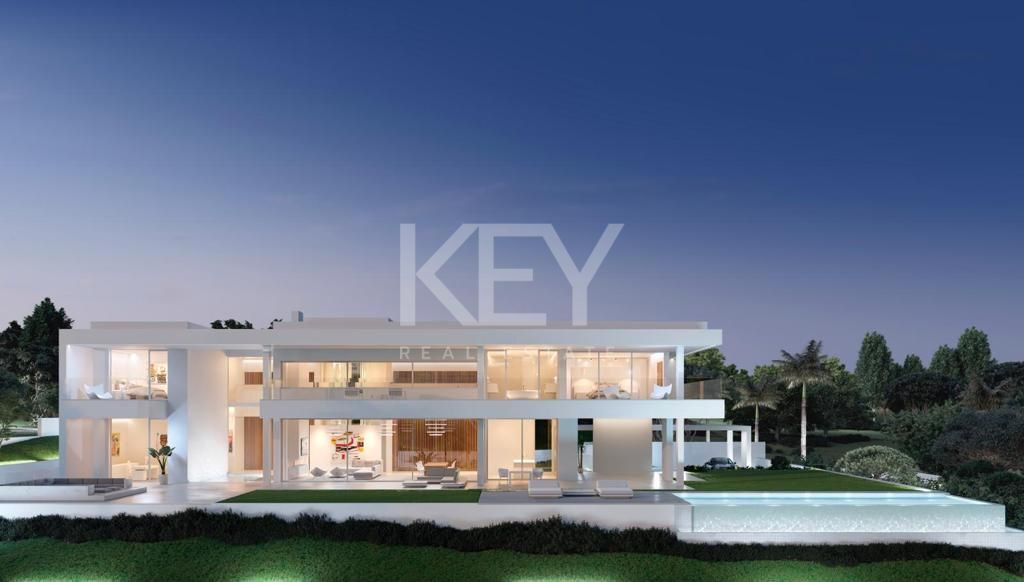 Extensive double plot with villa project for sale in Nueva Andalucia, Marbella