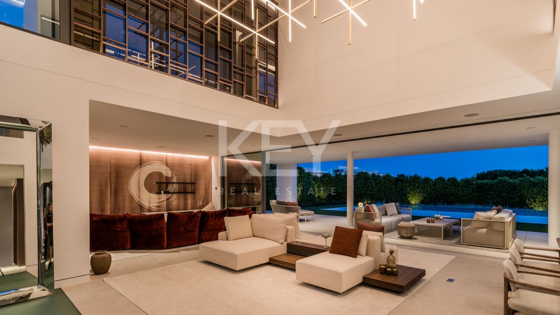  Современная вилла с 5 спальнями на продажу в самом сердце Золотой мили, Марбея