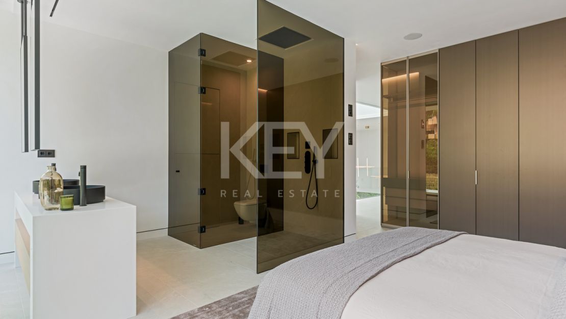  Современная вилла с 5 спальнями на продажу в самом сердце Золотой мили, Марбея