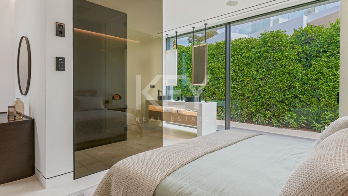  Современная вилла с 5 спальнями на продажу в самом сердце Золотой мили, Марбея