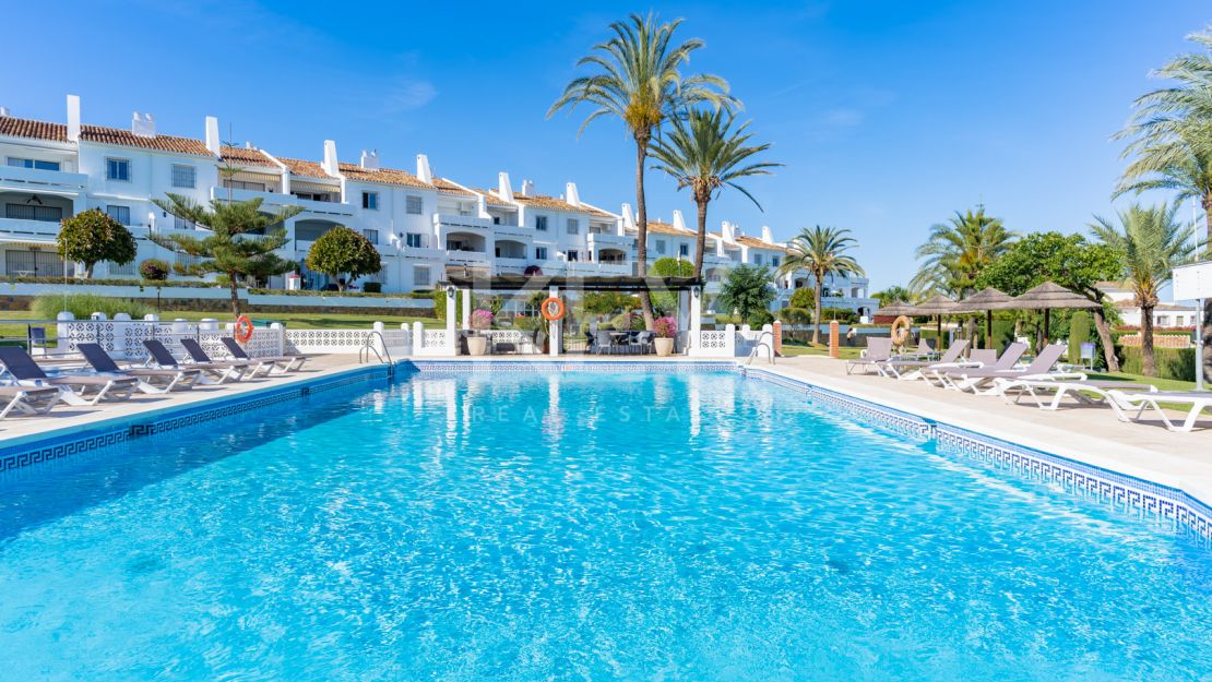 Outstanding apartment with incredible sea view for sale in Nueva Andalucia, Marbella
