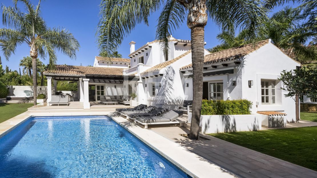 Villa Hermosa y de Lujo en venta en Nueva Andalucía, Marbella