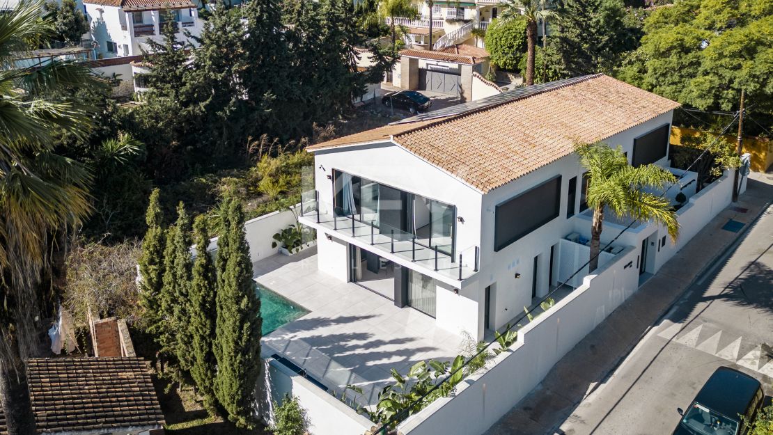 Villa moderna totalmente renovada en venta en Nueva Andalucía, Marbella