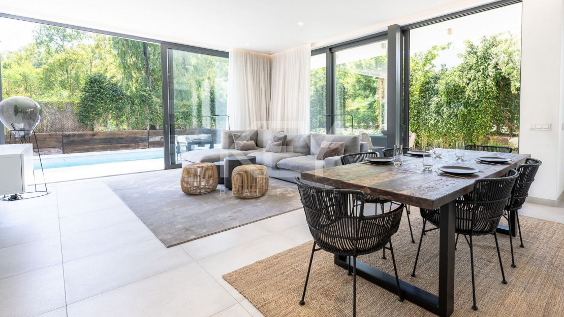 Charming villa for sale on the New Golden Mile, Estepona