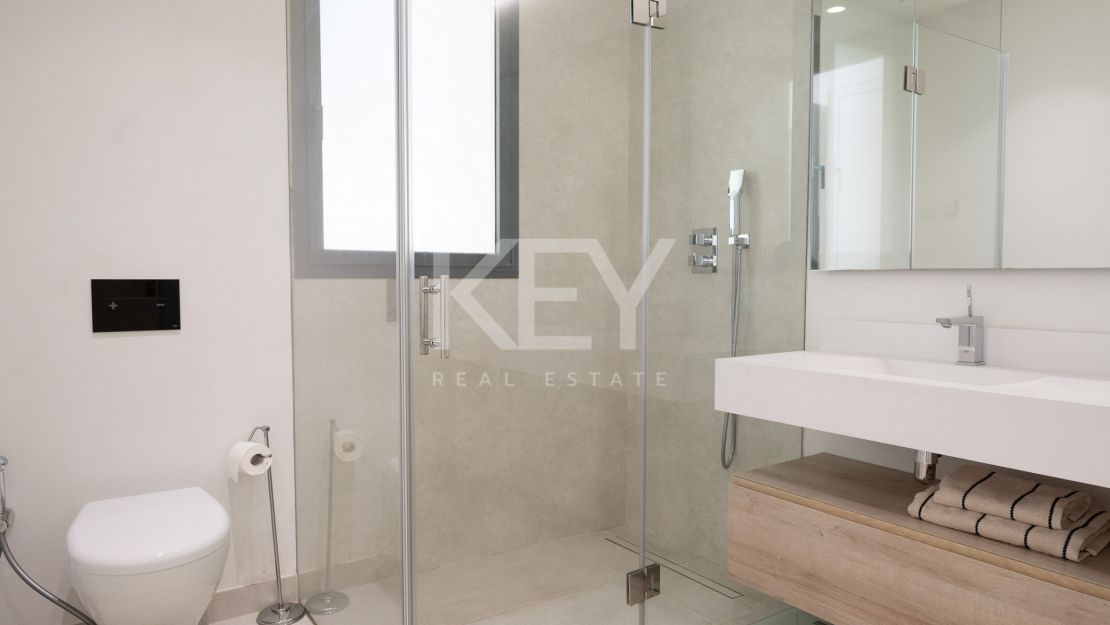 Charming villa for sale on the New Golden Mile, Estepona