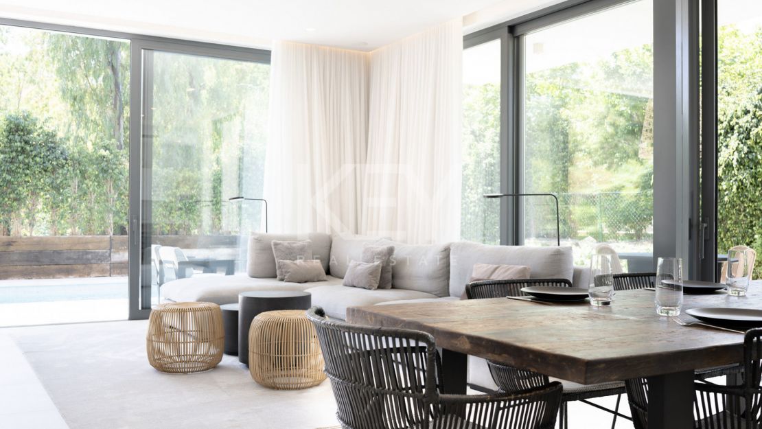 Charming villa for sale on the New Golden Mile, Estepona