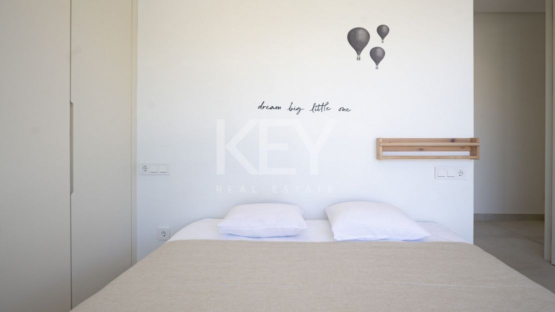 Charming villa for sale on the New Golden Mile, Estepona