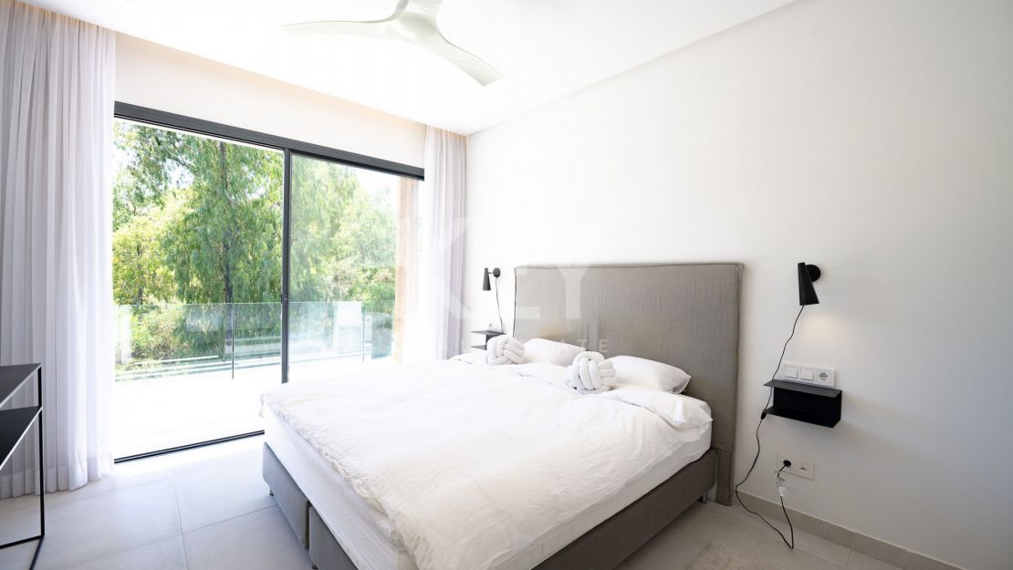 Charming villa for sale on the New Golden Mile, Estepona