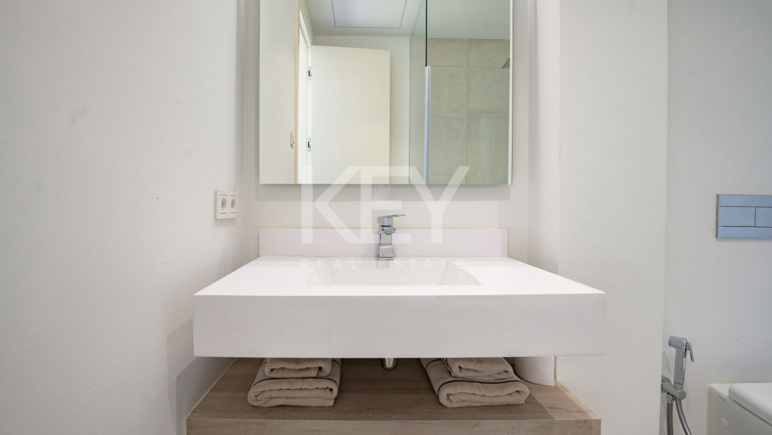 Charming villa for sale on the New Golden Mile, Estepona