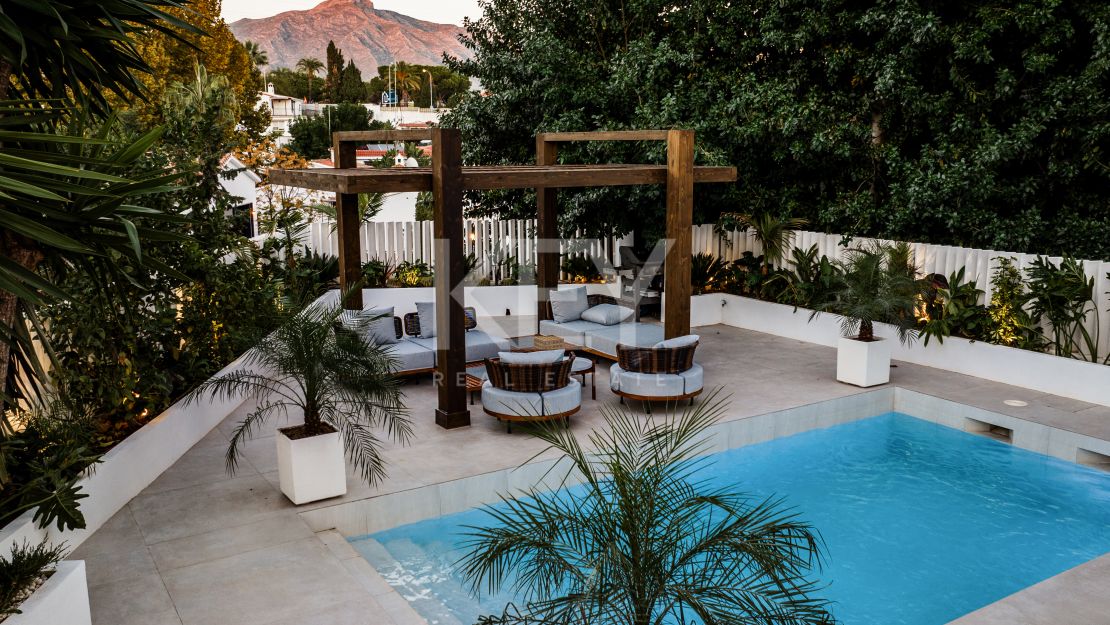Charming villa for sale close to the iconic Puerto Banus, Marbella